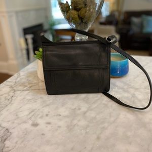 NWOT VINTAGE FOSSIL BLACK LEATHER CROSSBODY BAG!🖤